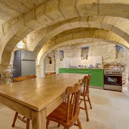 Feriehus Ta Karmenu - A Medieval Maltese Gem 800-year-old House Near Mdina, *
