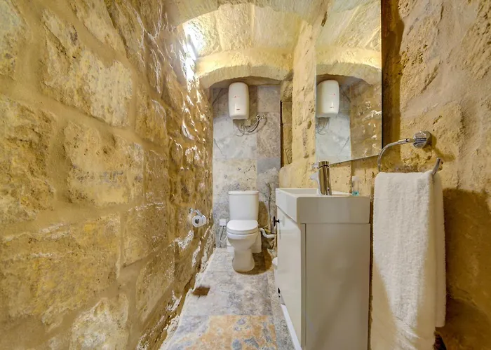 Feriehus Ta Karmenu - A Medieval Maltese Gem 800-year-old House Near Mdina,